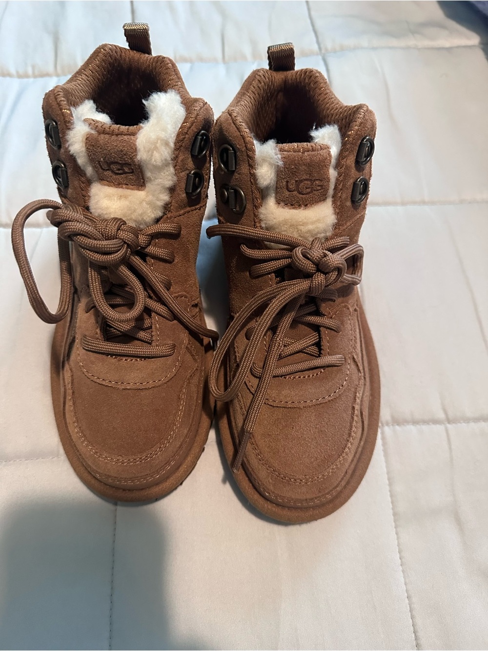 UGG Kids Chestnut Suede Shearling-Trim Lace-Up Boots